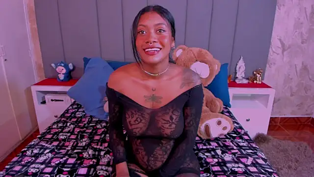 Snapshot of JulianaMiller chatting on 01-19-25, 01:43 JulianaMiller online show from 01-19-25, 01:43