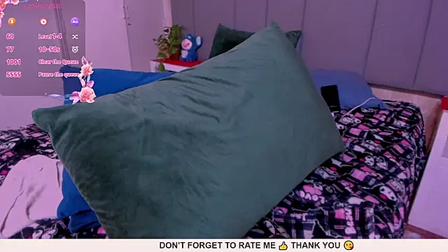 Snapshot of JulianaMiller chatting on 01-28-25, 05:11 JulianaMiller online show from 01-28-25, 05:11