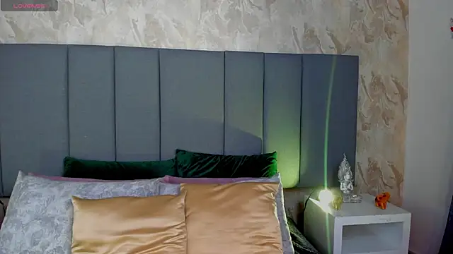 Snapshot of JulianaMiller chatting on 12-05-25, 12:19 JulianaMiller online show from 12-05-25, 12:19