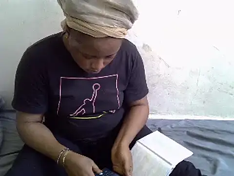 Crystal  Gee online show from 01-30-25, 08:01