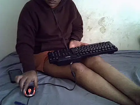 Crystal  Gee online show from 12-17-25, 09:04