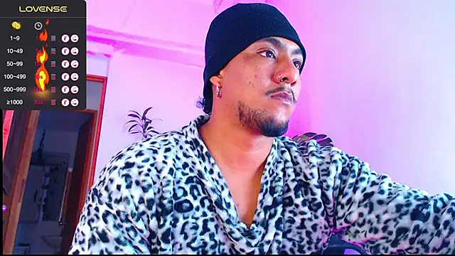 Snapshot of yosoy_enzo2020 chatting on 01-04-25, 04:55 yosoy enzo2020 online show from 01-04-25, 04:55