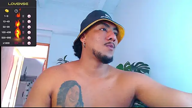 Snapshot of yosoy_enzo2020 chatting on 01-16-25, 03:46 yosoy enzo2020 online show from 01-16-25, 03:46