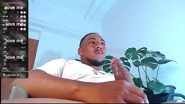 Snapshot of yosoy_enzo2020 chatting on 02-19-25, 08:31 yosoy enzo2020 online show from 02-19-25, 08:31