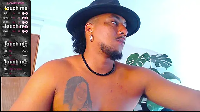 Snapshot of yosoy_enzo2020 chatting on 02-23-25, 05:39 yosoy enzo2020 online show from 02-23-25, 05:39