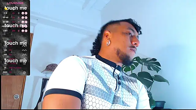 Snapshot of yosoy_enzo2020 chatting on 02-25-25, 12:14 yosoy enzo2020 online show from 02-25-25, 12:14