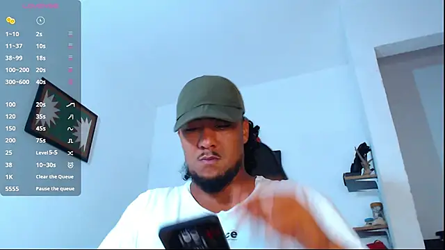 Snapshot of yosoy_enzo2020 chatting on 10-14-25, 03:29 yosoy enzo2020 online show from 10-14-25, 03:29