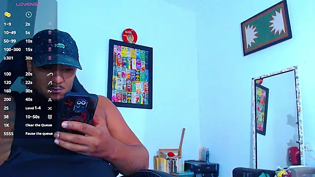 Snapshot of yosoy_enzo2020 chatting on 10-31-25, 02:45 yosoy enzo2020 online show from 10-31-25, 02:45