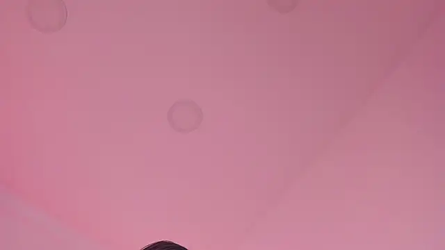 sarah-bonneth online show from 04-19-26, 01:43