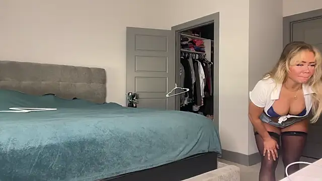 Snapshot of ElenaErickson chatting on 12-09-24, 08:12 ElenaErickson online show from 12-09-24, 08:12