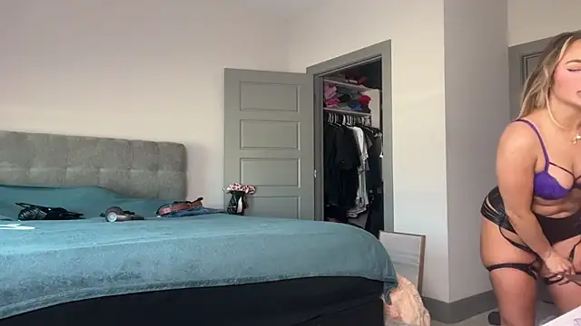 Snapshot of ElenaErickson chatting on 01-20-25, 07:57 ElenaErickson online show from 01-20-25, 07:57