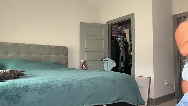 Snapshot of ElenaErickson chatting on 02-17-25, 07:42 ElenaErickson online show from 02-17-25, 07:42