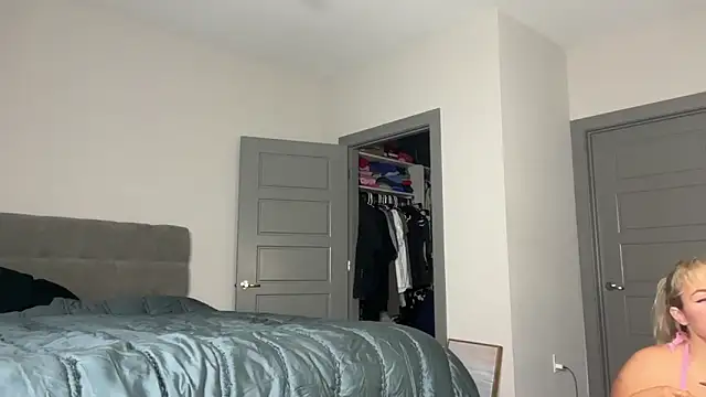 Snapshot of ElenaErickson chatting on 03-04-25, 01:55 ElenaErickson online show from 03-04-25, 01:55