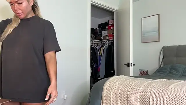 ElenaErickson online show from 04-26-26, 12:41