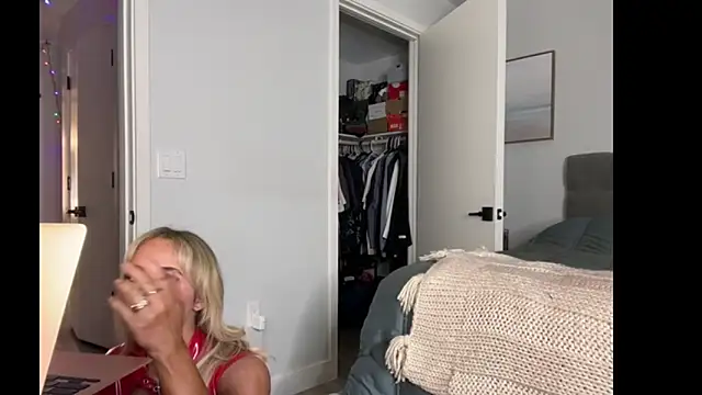 Snapshot of ElenaErickson chatting on 07-14-26, 02:05 ElenaErickson online show from 07-14-26, 02:05