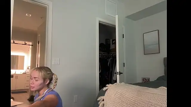 Snapshot of ElenaErickson chatting on 07-26-26, 01:36 ElenaErickson online show from 07-26-26, 01:36