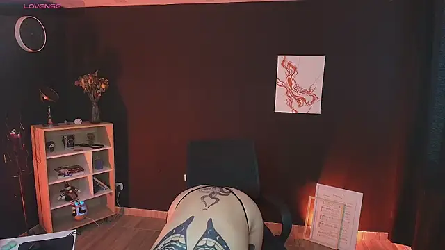  WednesdayFriday  online show from 09-12-25, 02:06