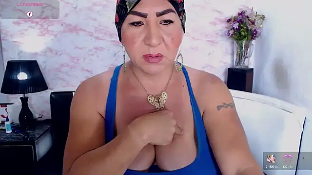 Snapshot of SEBAIS4YOU chatting on 02-10-25, 03:42 SEBAIS4YOU online show from 02-10-25, 03:42