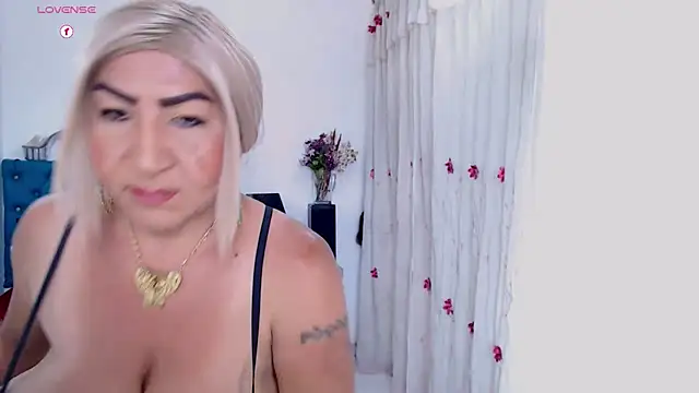 Snapshot of SEBAIS4YOU chatting on 03-22-25, 03:31 SEBAIS4YOU online show from 03-22-25, 03:31