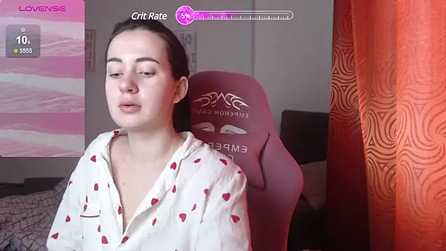 Snapshot of SweetieKendl chatting on 02-26-25, 02:03 SweetieKendl online show from 02-26-25, 02:03