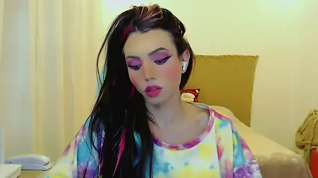 Sophie Fantasys online show from 12-19-25, 06:04