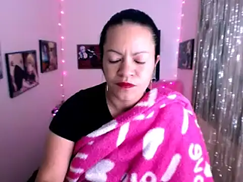 Cristal w online show from 01-13-25, 05:33