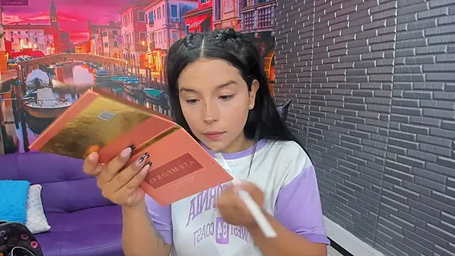 Snapshot of Small_naughty_ chatting on 01-06-26, 01:37 Small naughty online show from 01-06-26, 01:37