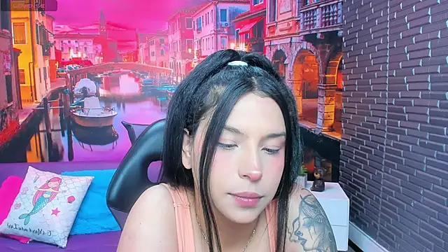 Snapshot of Small_naughty_ chatting on 02-09-26, 02:10 Small naughty online show from 02-09-26, 02:10