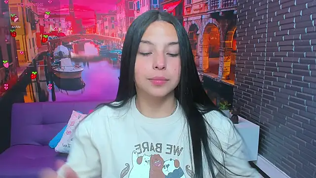 Snapshot of Small_naughty_ chatting on 02-14-26, 01:41 Small naughty online show from 02-14-26, 01:41