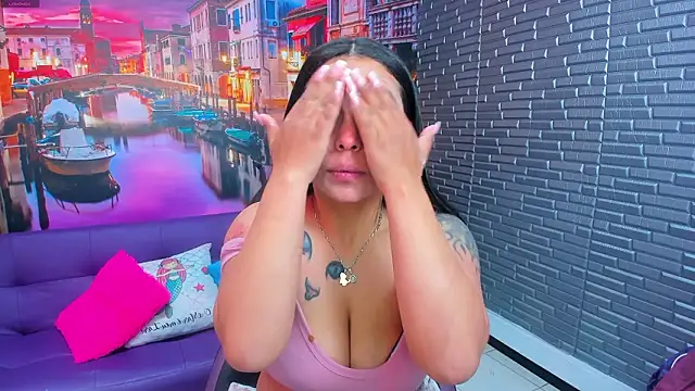 Snapshot of Small_naughty_ chatting on 02-18-26, 01:51 Small naughty online show from 02-18-26, 01:51