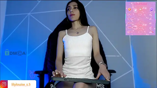 lilylouisee online show from 04-19-26, 05:56