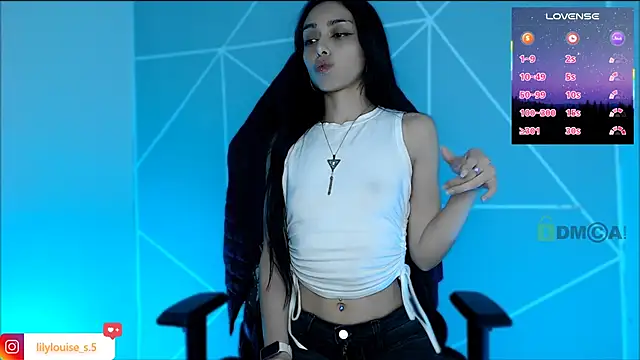 lilylouisee online show from 06-13-26, 01:14