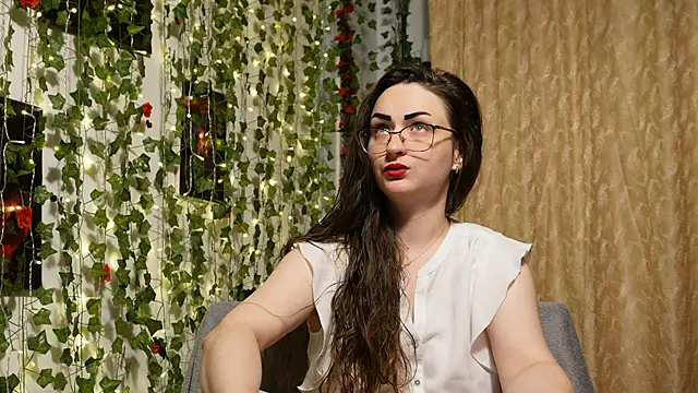 NaughtYHomemadE online show from 06-19-26, 10:30
