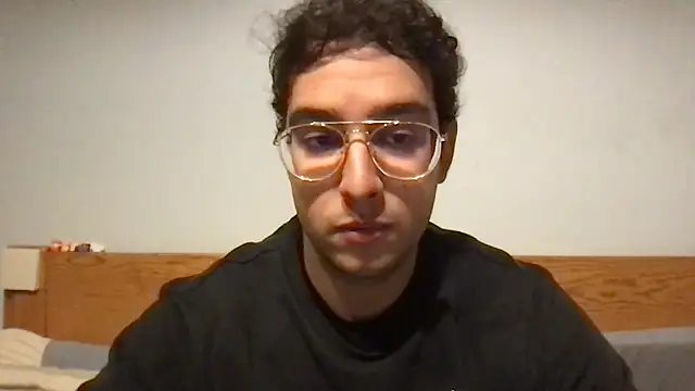 Snapshot of Ratzta chatting on 11-08-25, 05:34 Ratzta online show from 11-08-25, 05:34