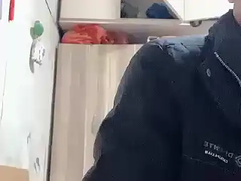 Snapshot of Beijing2000 chatting on 12-08-24, 09:24 Beijing2000 online show from 12-08-24, 09:24