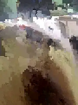 Snapshot of Beijing2000 chatting on 03-09-25, 09:03 Beijing2000 online show from 03-09-25, 09:03