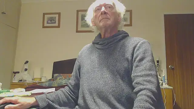 Snapshot of WaverlyKernow chatting on 12-05-24, 10:55 WaverlyKernow online show from 12-05-24, 10:55