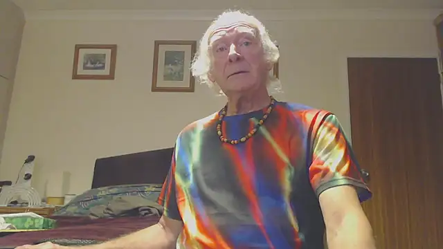 Snapshot of WaverlyKernow chatting on 12-15-24, 12:49 WaverlyKernow online show from 12-15-24, 12:49