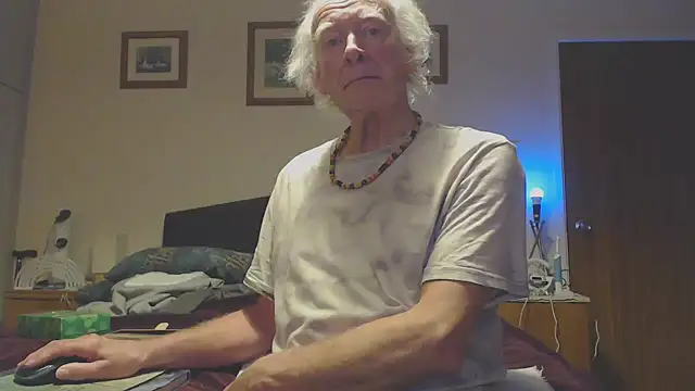 Snapshot of WaverlyKernow chatting on 12-21-24, 09:12 WaverlyKernow online show from 12-21-24, 09:12