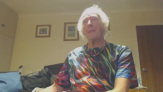 Snapshot of WaverlyKernow chatting on 12-27-24, 01:11 WaverlyKernow online show from 12-27-24, 01:11