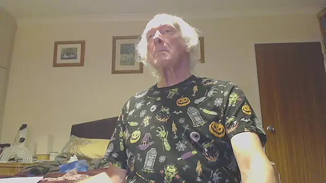 Snapshot of WaverlyKernow chatting on 01-05-25, 09:26 WaverlyKernow online show from 01-05-25, 09:26