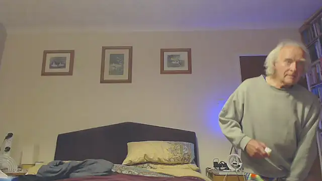 Snapshot of WaverlyKernow chatting on 01-17-25, 02:07 WaverlyKernow online show from 01-17-25, 02:07