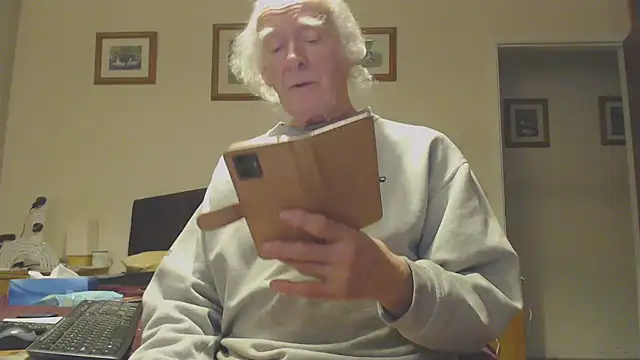 Snapshot of WaverlyKernow chatting on 01-18-25, 02:44 WaverlyKernow online show from 01-18-25, 02:44