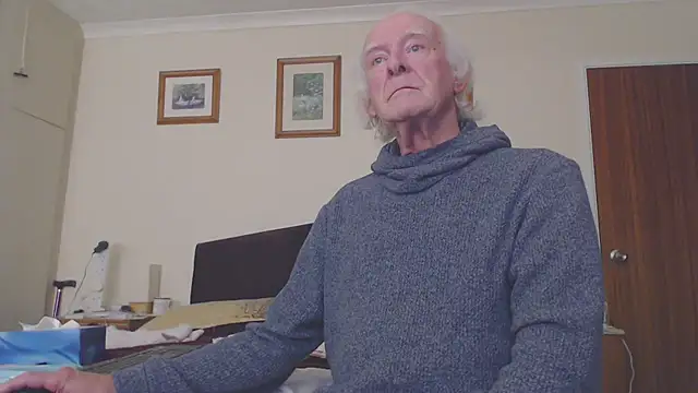 Snapshot of WaverlyKernow chatting on 01-27-25, 11:22 WaverlyKernow online show from 01-27-25, 11:22