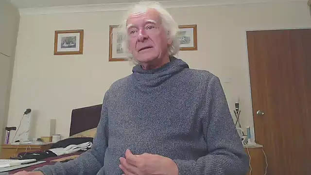 Snapshot of WaverlyKernow chatting on 02-09-25, 12:19 WaverlyKernow online show from 02-09-25, 12:19