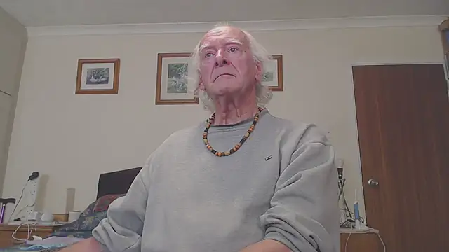 Snapshot of WaverlyKernow chatting on 03-03-25, 02:15 WaverlyKernow online show from 03-03-25, 02:15