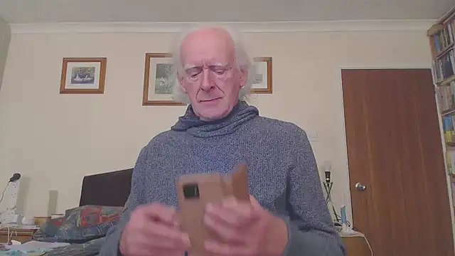 Snapshot of WaverlyKernow chatting on 03-04-25, 03:48 WaverlyKernow online show from 03-04-25, 03:48