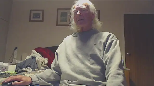 Snapshot of WaverlyKernow chatting on 09-13-25, 09:25 WaverlyKernow online show from 09-13-25, 09:25