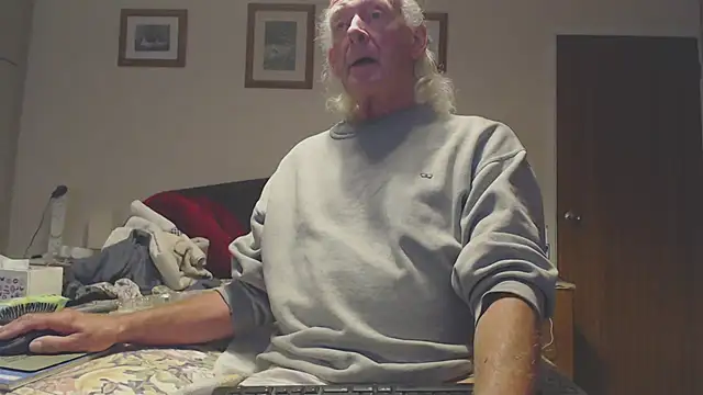 Snapshot of WaverlyKernow chatting on 09-14-25, 02:16 WaverlyKernow online show from 09-14-25, 02:16