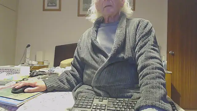 Snapshot of WaverlyKernow chatting on 09-16-25, 06:53 WaverlyKernow online show from 09-16-25, 06:53